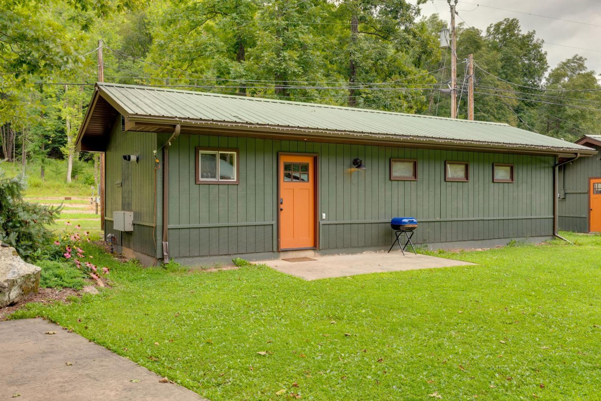 Peaceful Cabin About 9 Mi To Worlds End State Park! Villa Hillsgrove Exterior photo